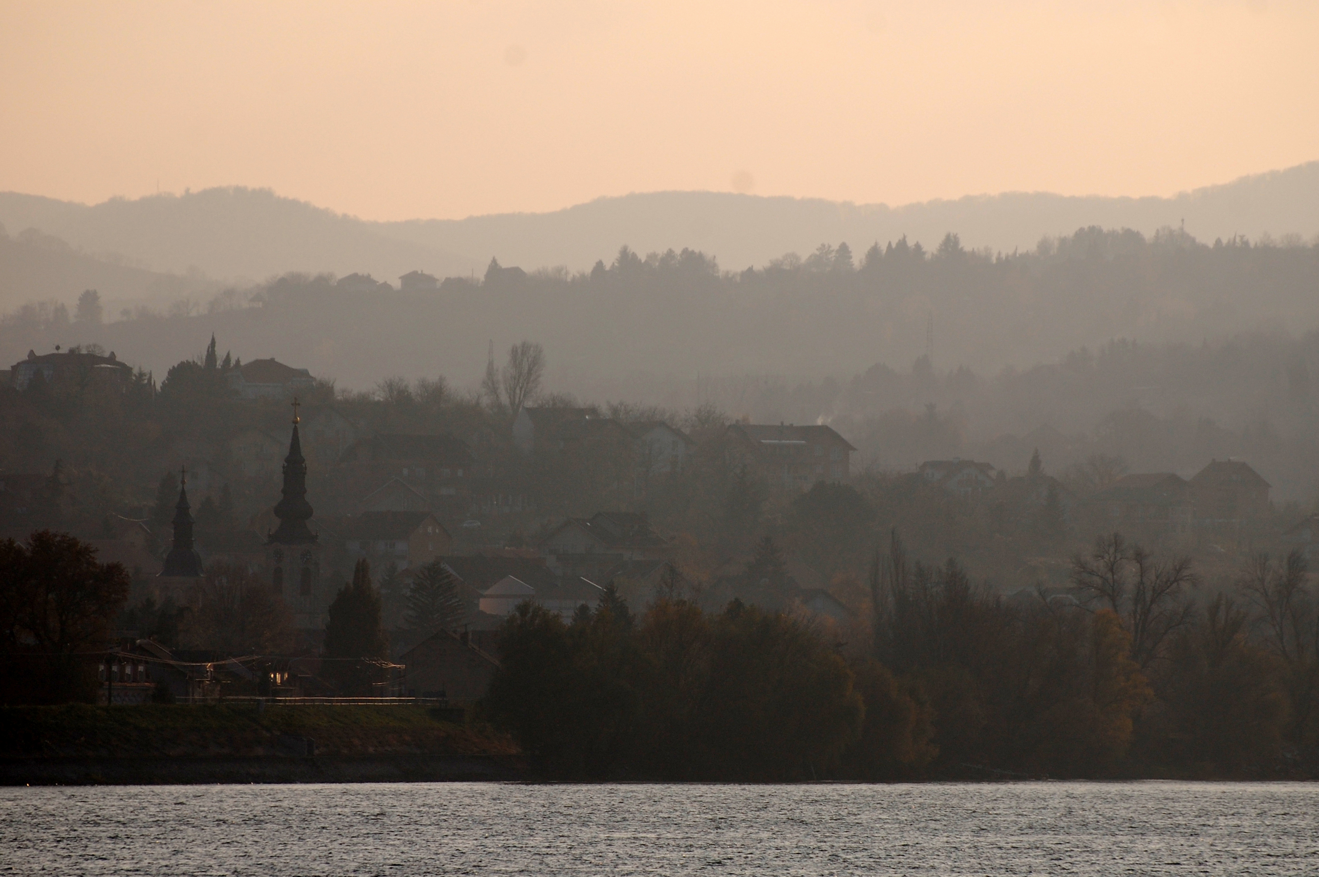 Zalazak sunca na Dunavu kod Sremske Kamenice